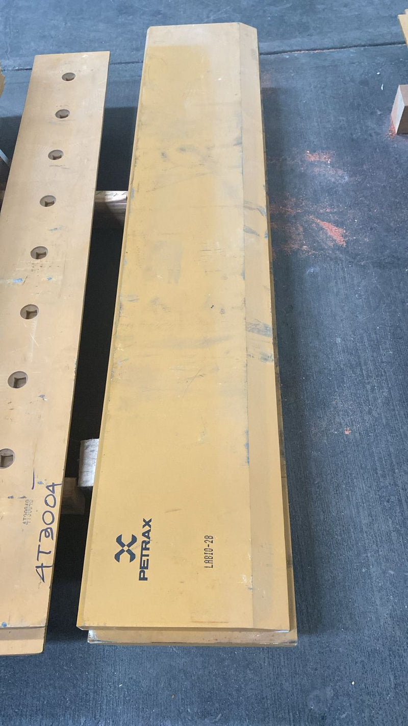 Labio Cuchilla de Acero para Cucharón Grande Caterpillar LABIO-2 - Avratech