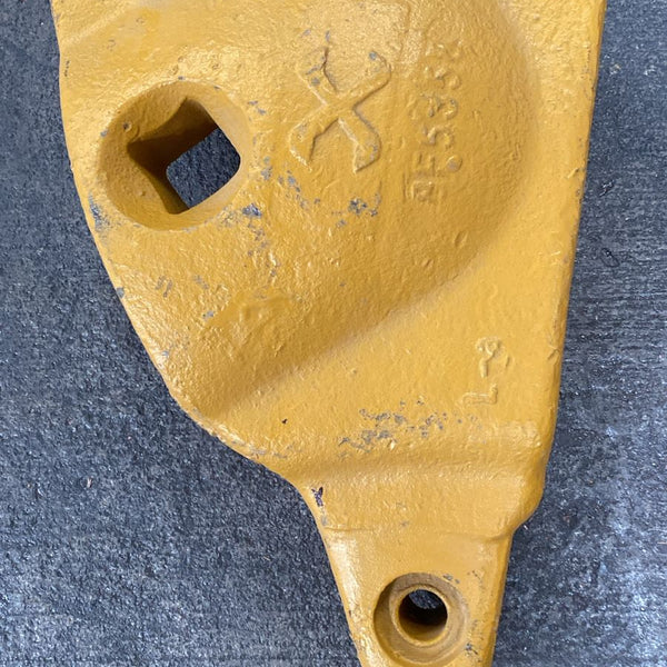 Adaptador Empernable Caterpillar 8E5359 - Avratech